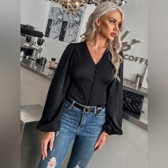 Privé Button Up Long Bishop Sleeve Blouse - Picture 2 of 7